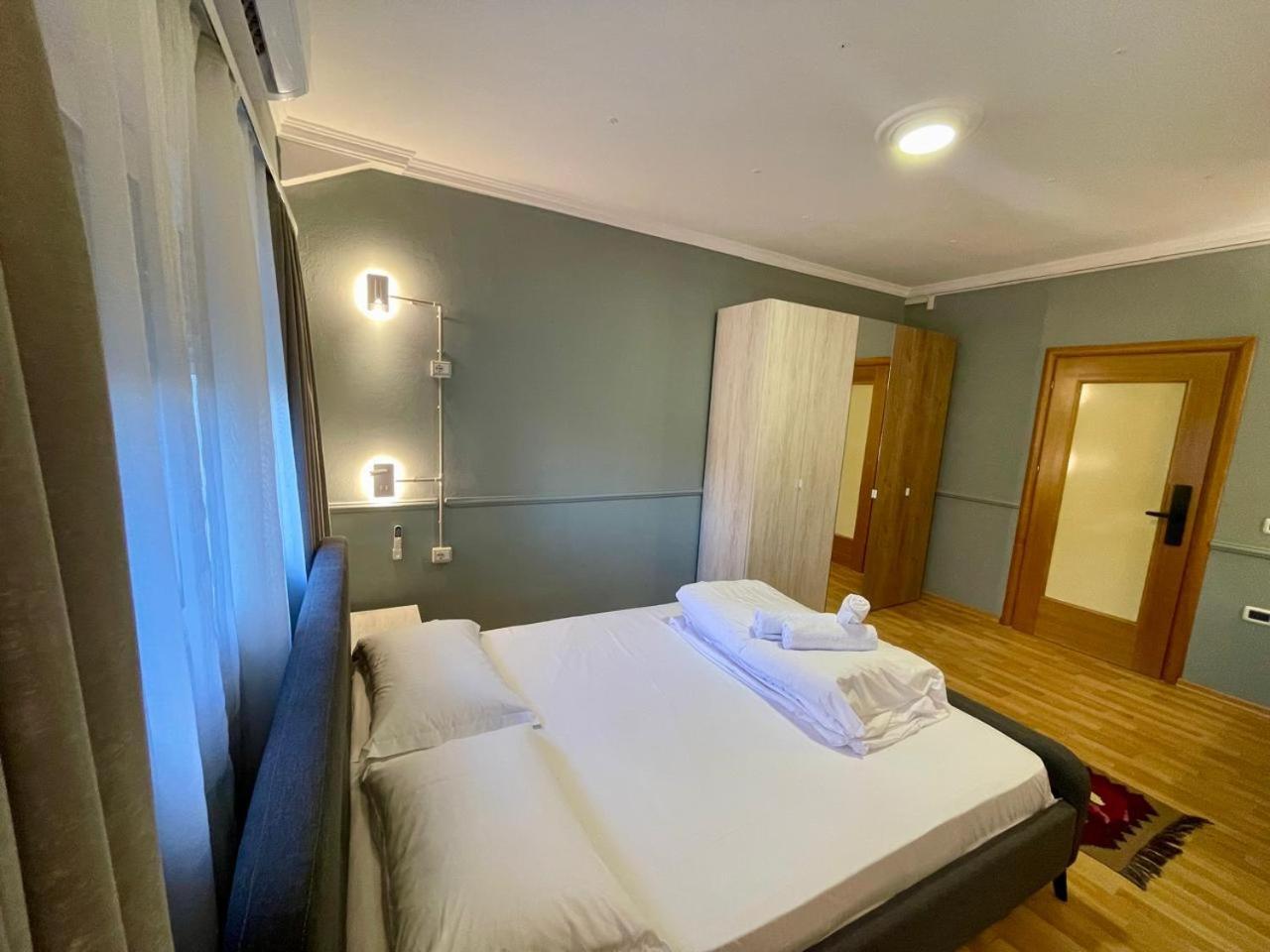 Mandarine Hostel Tirana Exterior photo